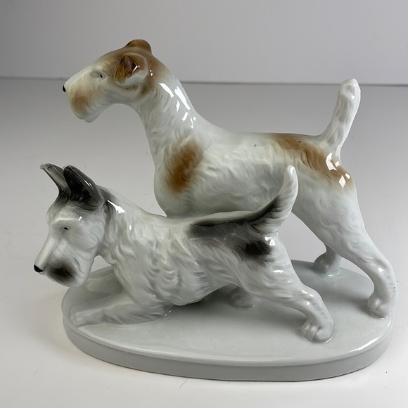 Fine Porcelain ScottishTerrier’s Figurine - Picture 14 of 14